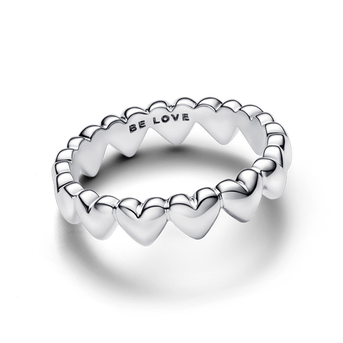 Anillo Fila de Corazones Plateado