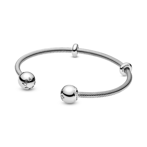 Brazalete abierto estilo cadena de serpiente de Pandora Moments