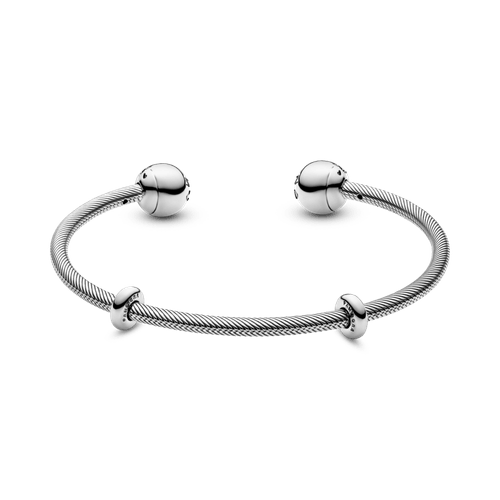 Brazalete abierto estilo cadena de serpiente de Pandora Moments