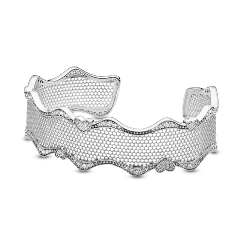 Brazalete de manguito encaje de pavé con corazones