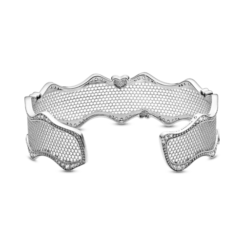 Brazalete de manguito encaje de pavé con corazones