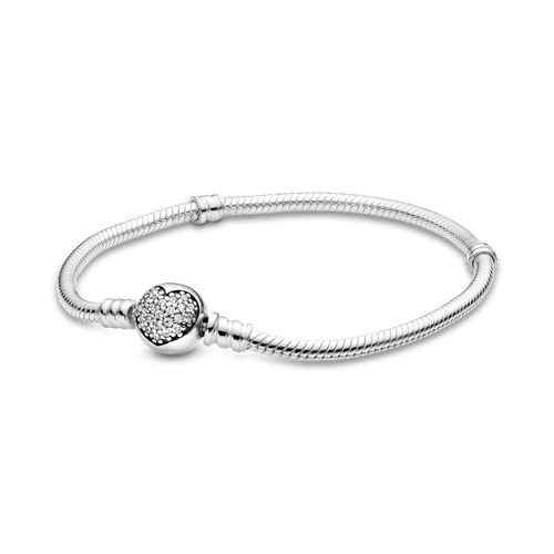 Brazalete Pandora Moments cadena de serpiente con cierre de corazón centelleante
