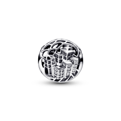 Charm Spiderman de Marvel elevándose por la ciudad Pandora Plata Esterlina