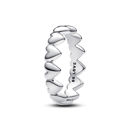 Anillo Fila de Corazones Plateado
