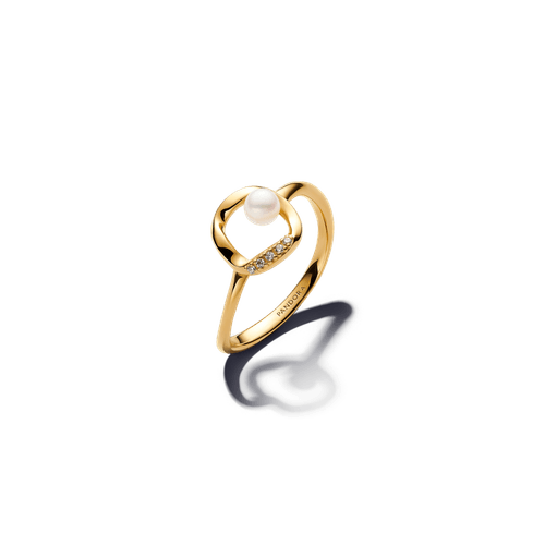 Anillo Perla Cultivada de Agua Dulce Tratada y Círculo en Pavé Forma Orgánica