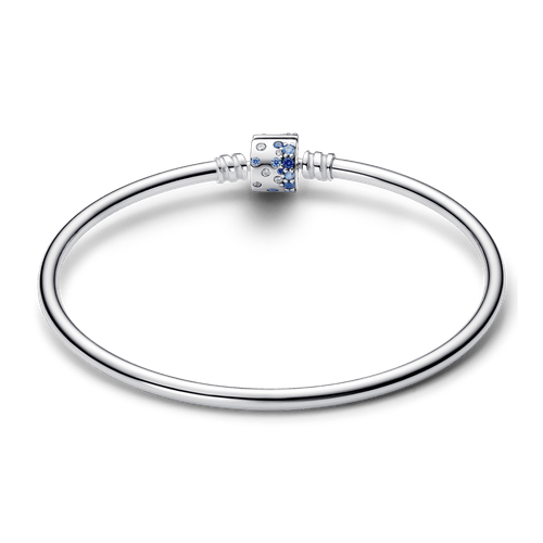 Brazalete de Plata Esterlina con Circonita Cúbica Azul Transparente y Elegante y Cristal Azul Estelar
